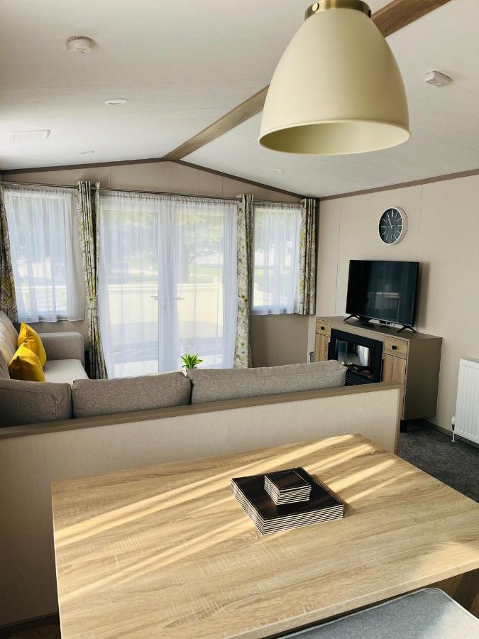 Stone Beck Lodge With Hot Tub 요크 외부 사진